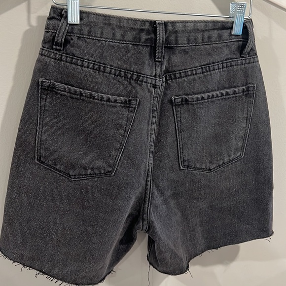 Dissh - NATION BLACK DISTRESSED DENIM SHORT - Picture 7 of 7